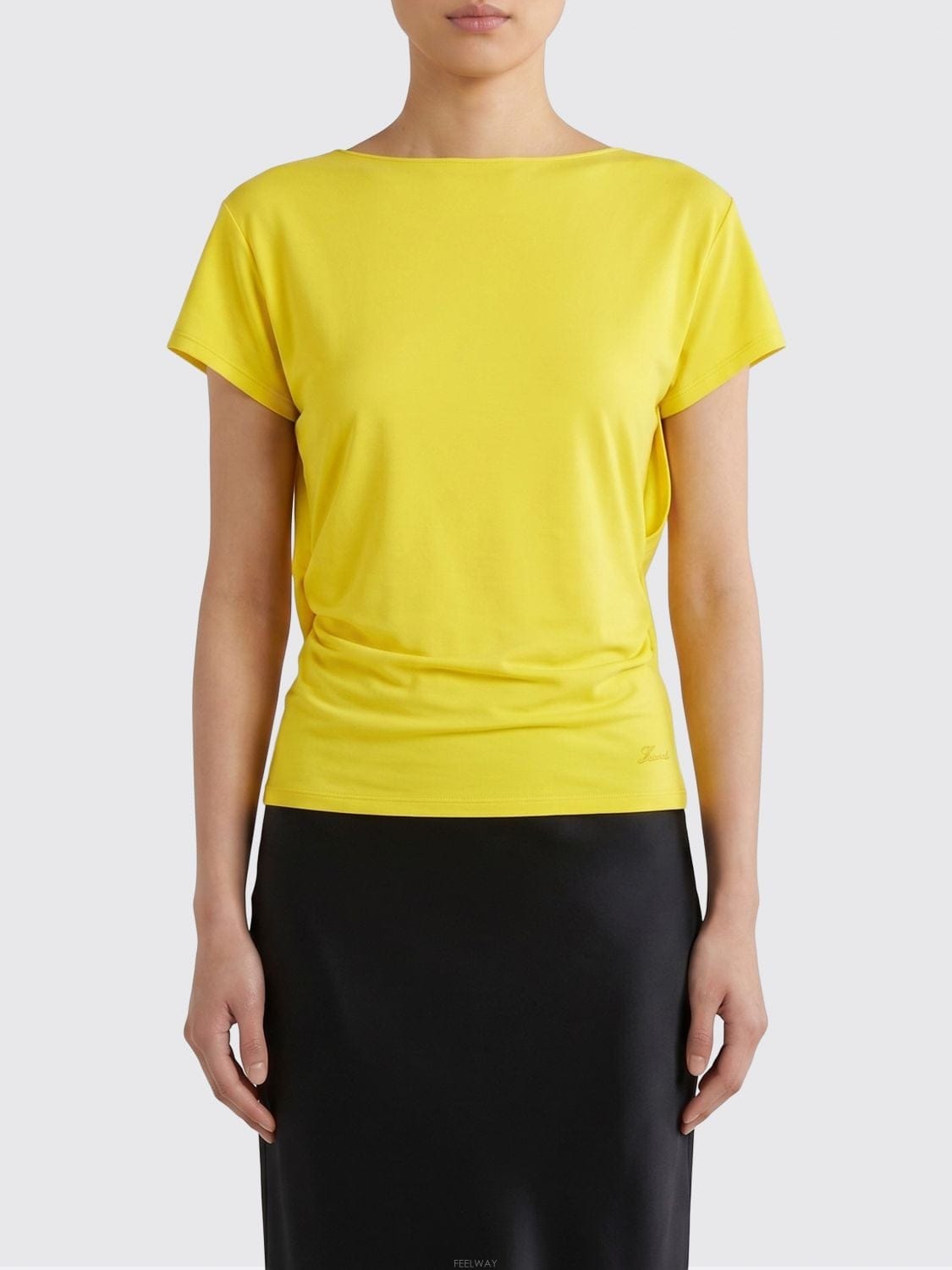 Jacquemus [A6] ��ũ���� 26ETOW00912AJ00253 ���� Ƽ���� 26ETOW00912AJ00253-250[A6] ��ũ���� 26ETOW00912AJ00253 ���� Ƽ���� 26ETOW009