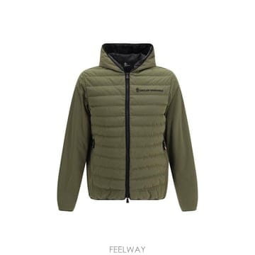 Moncler 26FW ��Ŭ���� �ĵ� Ƽ���� L20978G0001089BGB 818 GREEN26FW ��Ŭ���� �ĵ� Ƽ���� L20978G0001089BGB 818 GREEN