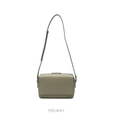 Jacquemus �δ��� JACQUEMUS ��ũ���� �׸� ũ�ν����δ��� JACQUEMUS ��ũ���� �׸� ũ�ν���