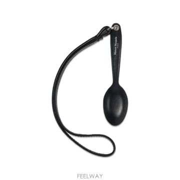 인더샵 Maison Margiela 메종 마르지엘라 블랙 키링
