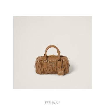 Miu Miu �δ��� MIU MIU �̿�̿� �Ƹ�ī�� ���ַ� ��Ʈ���δ��� MIU MIU �̿�̿� �Ƹ�ī�� ���ַ� ��Ʈ��