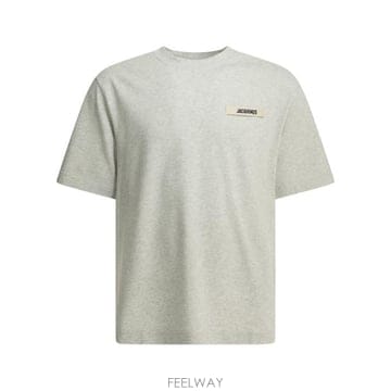 Jacquemus 26FW ��ũ���� �׷α׷� �ΰ� Ƽ���� TSM00133AJ00226GREY Grey26FW ��ũ���� �׷α׷� �ΰ� Ƽ���� TSM00133AJ00226GREY