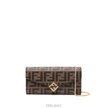 FENDI 26FW ��� Ŭ��ġ �Ŀ�ġ 8M0365 ADYMF13VK BROWN26FW ��� Ŭ��ġ �Ŀ�ġ 8M0365 ADYMF13VK BROWN