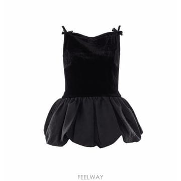 Self Portrait 26FW ���� ��Ʈ����Ʈ ���� Ƽ���� 011T BLACK26FW ���� ��Ʈ����Ʈ ���� Ƽ���� 011T BLACK