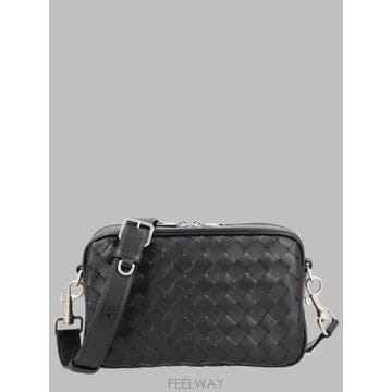 26 F/W 보테가 베네타 백 카메라 인 펠레 INTRECCIATA  B0042325315