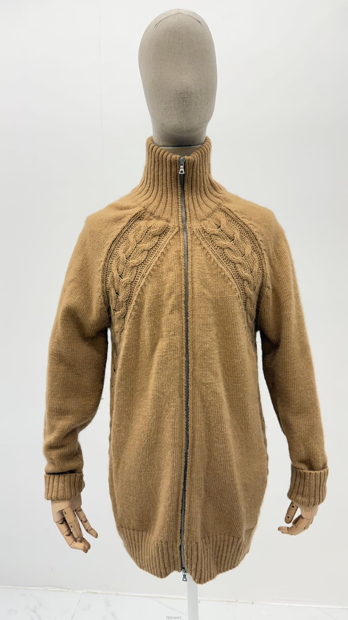 Dries Van Noten �巹�� �� ��ư �� ����ǵ巹�� �� ��ư �� �����