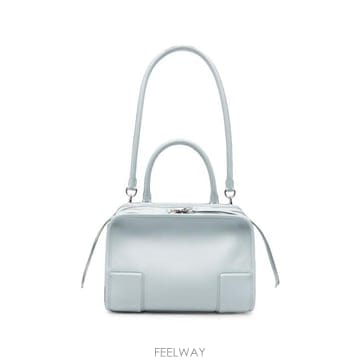 Loewe 26FW �ο��� ����Ʈ ī����Ų ���� �Ƹ����� 180 �� A039AS0X01 0371 LIGHT BLUE26FW �ο��� ����Ʈ ī����Ų ���� �Ƹ����� 180 �� A039A