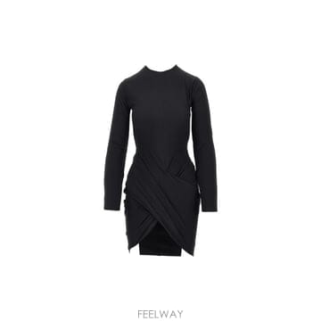 Jacquemus �δ��� JACQUEMUS ��ũ���� ���� �̴� �巹���δ��� JACQUEMUS ��ũ���� ���� �̴� �巹��