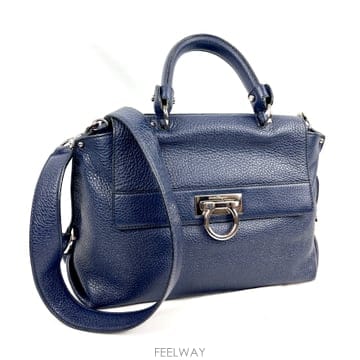 Ferragamo ��󰡸�(����) �������� ��ġ�� ���Ǿ� �̵� ��Ʈ��󰡸�(����) �������� ��ġ�� ���Ǿ� �̵� ��Ʈ