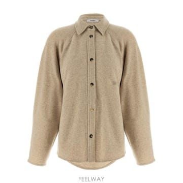 25FW 막스마라 Ceci 베이지 가디건 with 클래식 칼라 앤 로고 레터링 on the 프론트 in 캐시