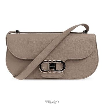 Ferragamo 26 FW ��󰡸� ���� ��ġ�� �̽�Ʈ ����Ʈ ũ�ν��ٵ� �� ������ 21A073DOUBLEGEW79526 FW ��󰡸� ���� ��ġ�� �̽�Ʈ ����Ʈ ũ�ν��ٵ� ��