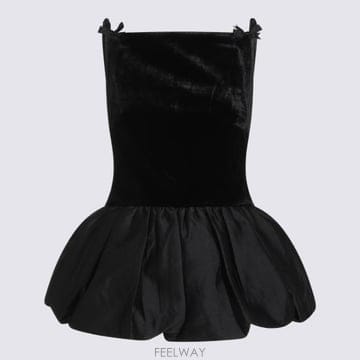 Self Portrait 26FW ���� ��Ʈ����Ʈ ���� Ƽ���� SC26011T B BLACK26FW ���� ��Ʈ����Ʈ ���� Ƽ���� SC26011T B BLACK