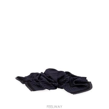 구찌 GUCCI 핀스트라이프 울 실크 스카프 8694484GA37  B0172333778