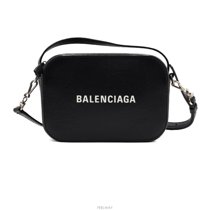 Balenciaga �߷��þư� 608653 ���긮���� XS ī�޶�� �� ũ�ν���aa68247�߷��þư� 608653 ���긮���� XS ī�޶�� �� ũ�ν���aa