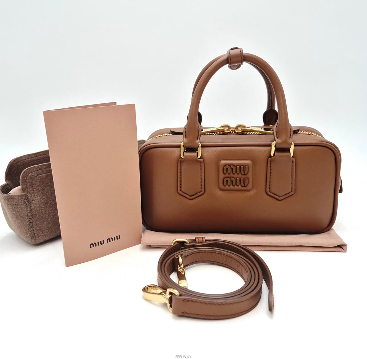 Miu Miu MIU MIU �̿�̿� �Ƹ�ī�� ���� ��Ʈ�� ����� ���� 5BB142MIU MIU �̿�̿� �Ƹ�ī�� ���� ��Ʈ�� ����� ���� 5B