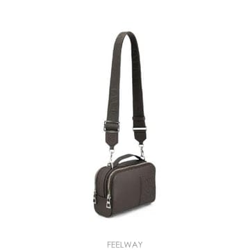 그란데비타 해외 로에베 남성 CAMERA MINI LEATHER CROSSBODY BAG C565R41X05