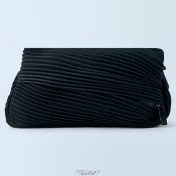 Issey Miyake 26 FW �ø��� �ø��� �̼��̹̾��� Bias ��ƽ� Ŭ��ġ PP69AG511 1526 FW �ø��� �ø��� �̼��̹̾��� Bias ��ƽ� Ŭ��ġ PP