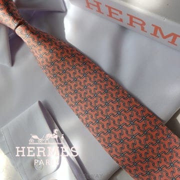 HERMES 에르메스 실크 핑크 기하 플라워 패턴 넥타이 9cm A등급 e2135