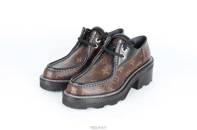 Louis Vuitton [���Ÿ�����]�ڴ��Ϲ�ۡ� ���̺��� LV ���θ� �÷��� ���� 38.5(255)[���Ÿ�����]���Ϲ�� ���̺��� LV ���θ� �÷��� ���� 38