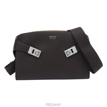 Ferragamo 26 FW ��󰡸� ��ġ�� ��Ʈ�� ����� ���� 78471926 FW ��󰡸� ��ġ�� ��Ʈ�� ����� ���� 784719