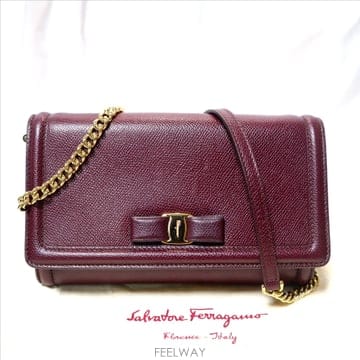 Ferragamo(페라가모) 22 C940 퍼플 페블 카프스킨 금장 바라 지니 미니 체인 크로스백