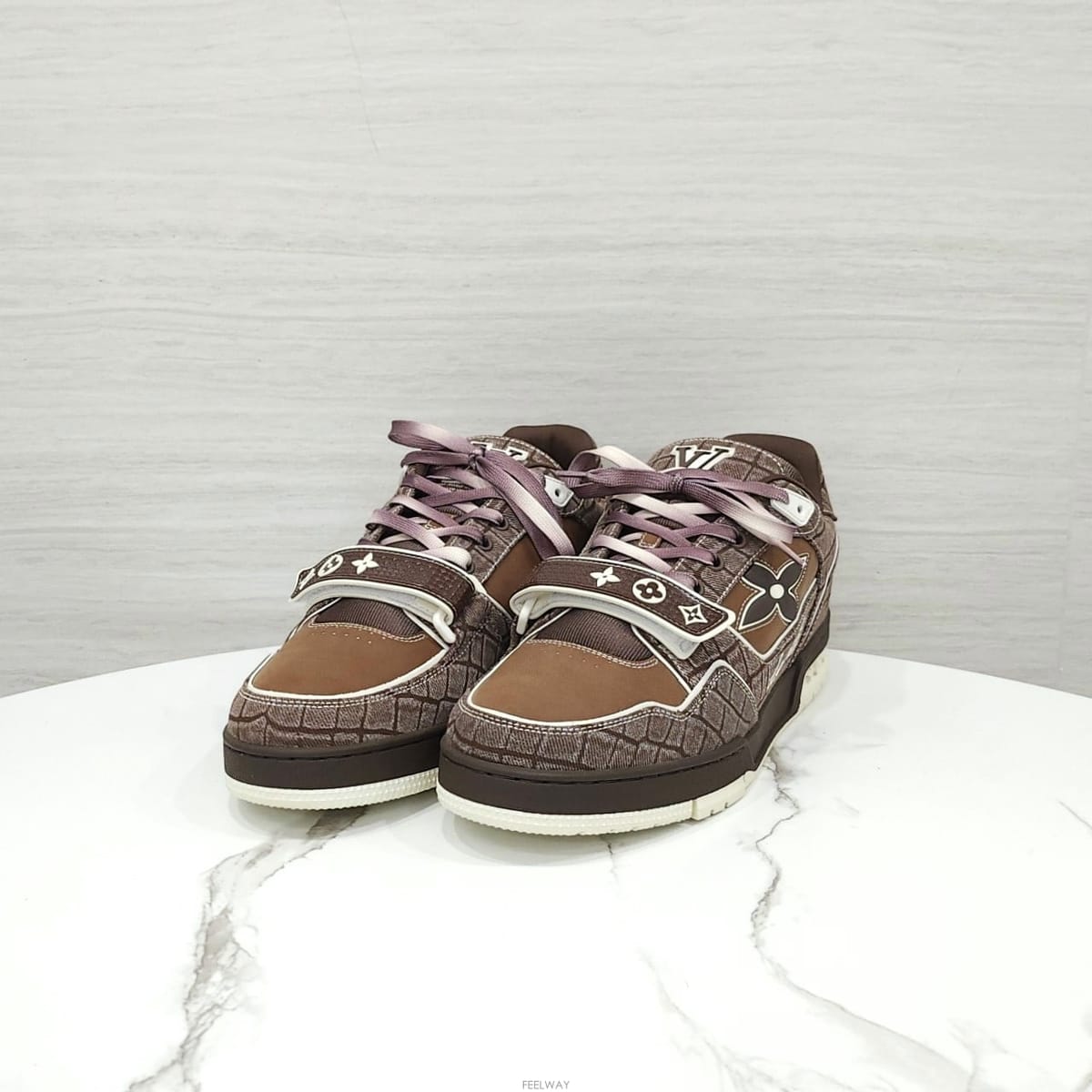 Louis Vuitton [������] (����ǰ) 9 / ���̺��� LV ũ��Ŀ���� Ʈ���̳� ����Ŀ�� ��ī���� 1ADE28[������] (����ǰ) 9 / ���̺��� LV ũ��Ŀ���� Ʈ���̳� 