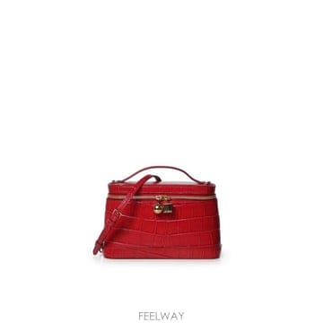 Jacquemus 26FW ��ũ���� ��Ʈ�� BAW00479AC07A20 470 RED26FW ��ũ���� ��Ʈ�� BAW00479AC07A20 470 RED