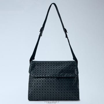 Issey Miyake 26 FW �ٿ��ٿ� �̼��̹̾��� Froggy �÷� ����� BB69 AG171 15 BK26 FW �ٿ��ٿ� �̼��̹̾��� Froggy �÷� ����� BB69 AG