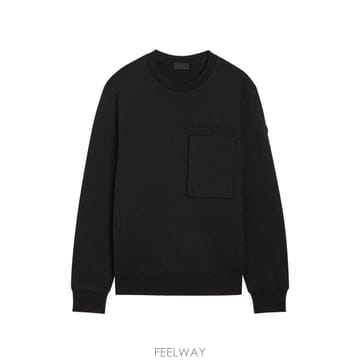26 FW 몽클레어 로고 패치 체스트 포켓 스웨터 L20918G0001189AZY TP457009315
