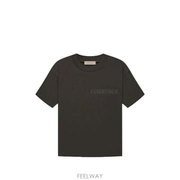 Fear of God 26 FW �Ǿ���갫 ������ �ΰ� ����Ʈ Ƽ���� FGMT6014 TP45767177026 FW �Ǿ���갫 ������ �ΰ� ����Ʈ Ƽ���� FGMT6014 TP