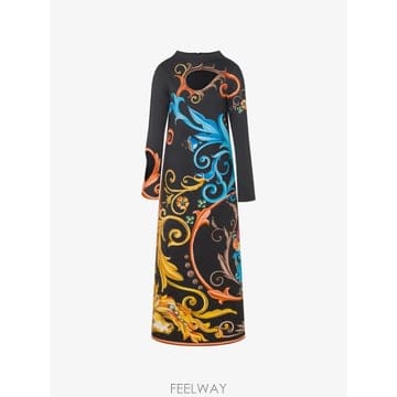 Moschino 26 FW ��Ű�� �ٷ�ũ ����Ʈ �ƾƿ� �ƽ� �巹�� A04245453 TP45858620626 FW ��Ű�� �ٷ�ũ ����Ʈ �ƾƿ� �ƽ� �巹�� A04245