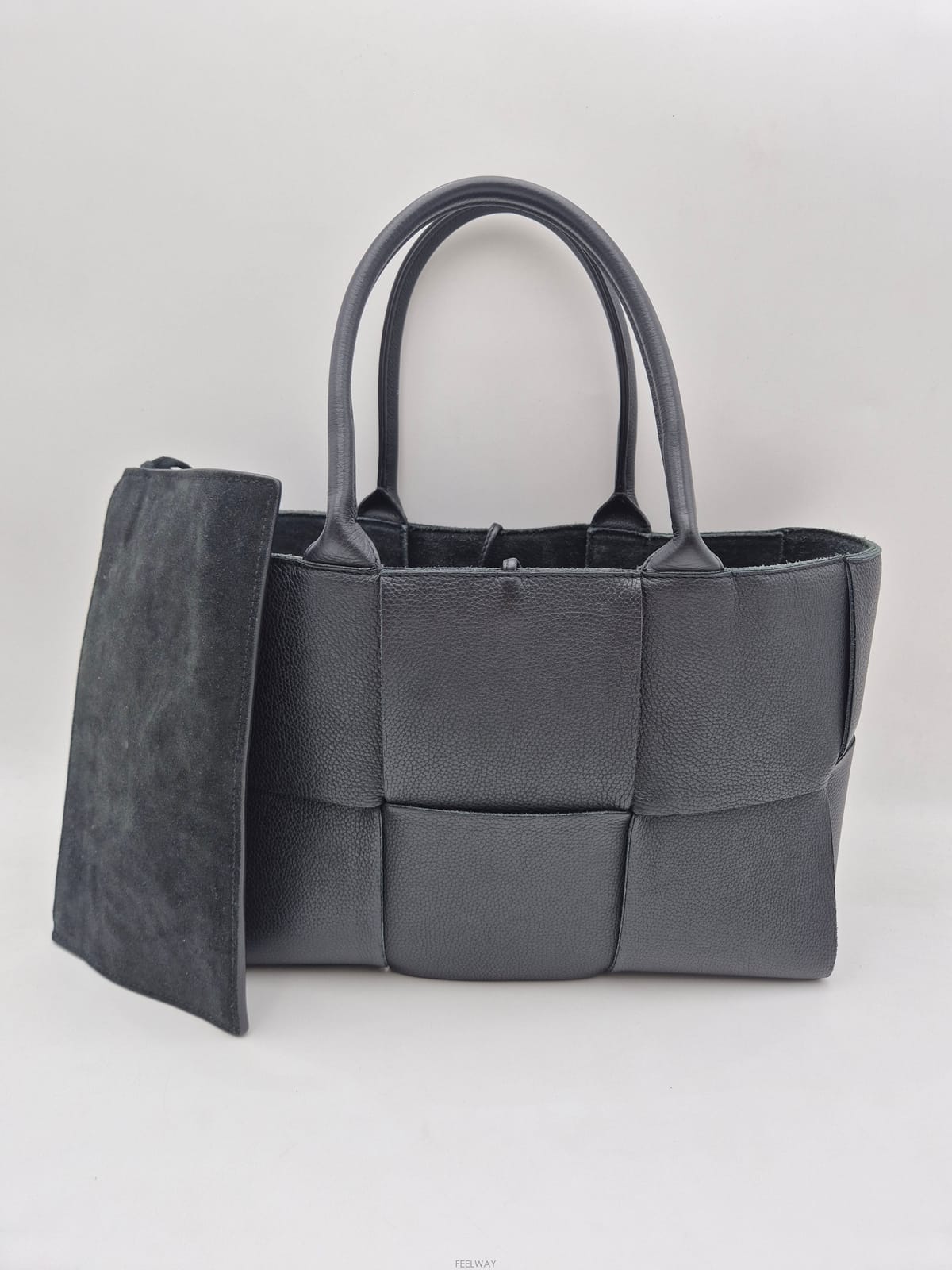 Bottega Veneta �װ�����Ÿ �Ƹ��� ���� ��Ʈ�� �����װ�����Ÿ �Ƹ��� ���� ��Ʈ�� ����