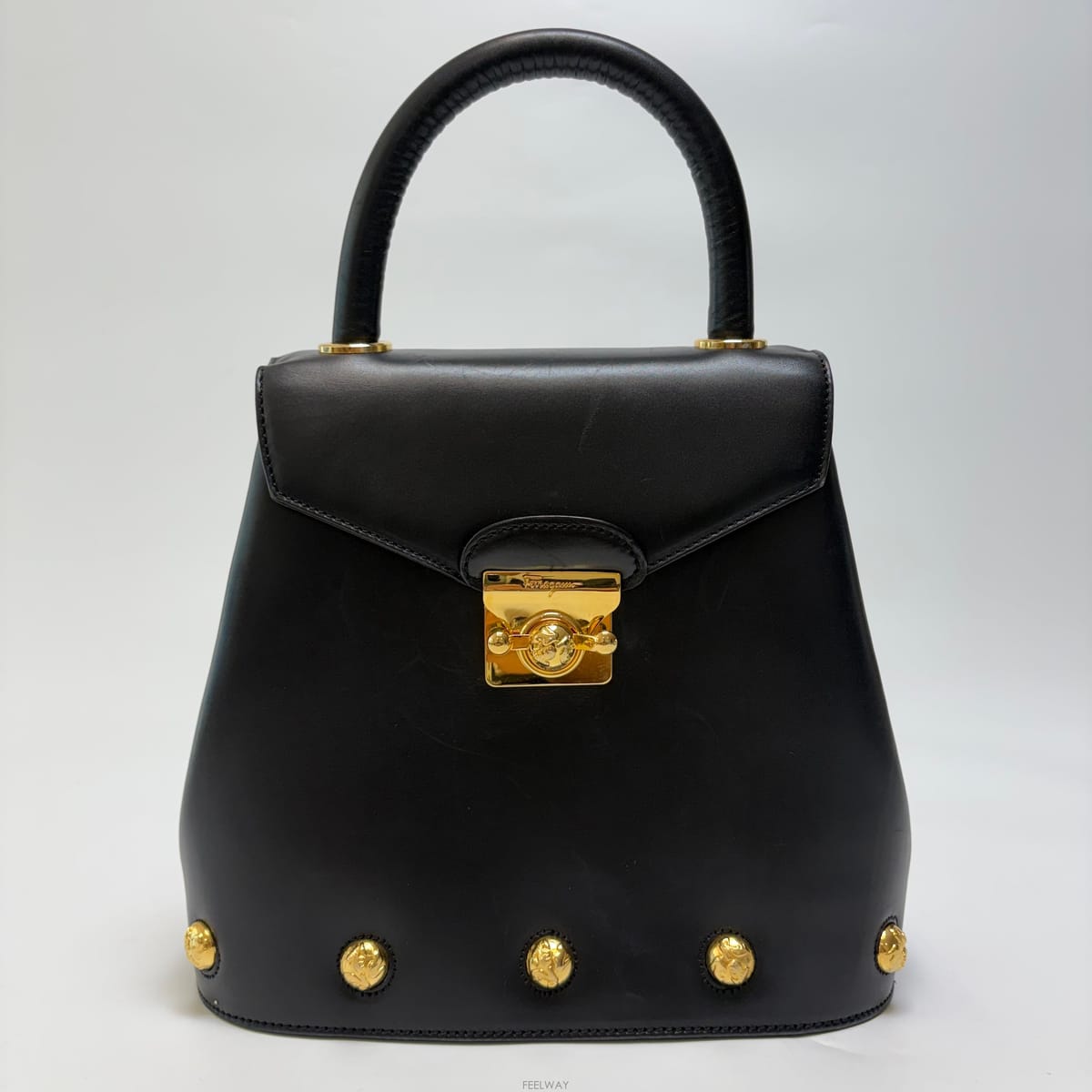 Ferragamo ��󰡸� ��� ��ġ�� ī����Ų ž�ڵ�� ���� (�䷹����, ��� ��Ʈ��)��󰡸� ��� ��ġ�� ī����Ų ž�ڵ�� ���� (�䷹����,