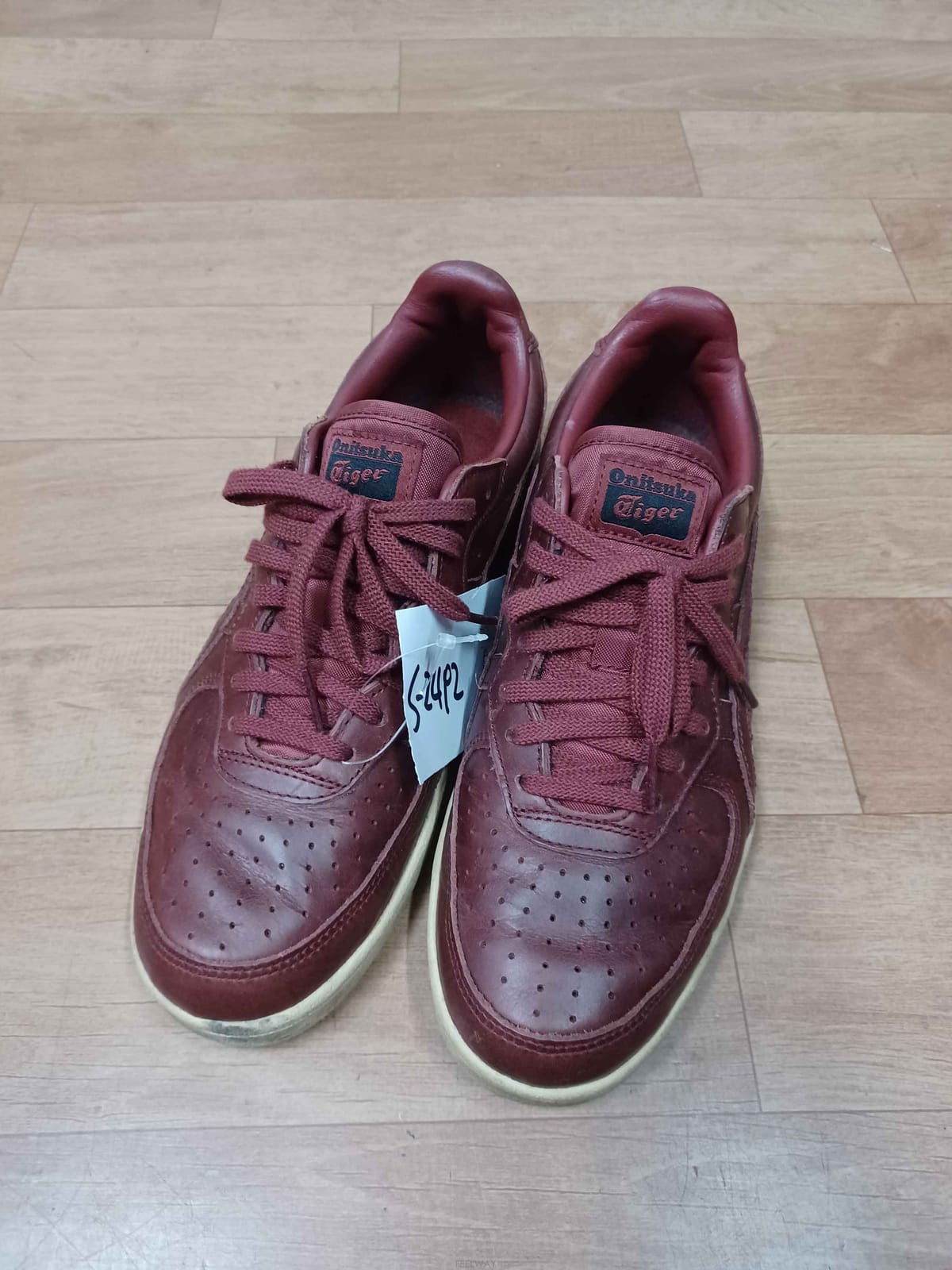 Onitsuka Tiger ��ȫ����/S-2492/������ī Ÿ�̰� ��ǰ ������ ����Ŀ�� 260��ȫ����/S-2492/������ī Ÿ�̰� ��ǰ ������ ����Ŀ�� 2