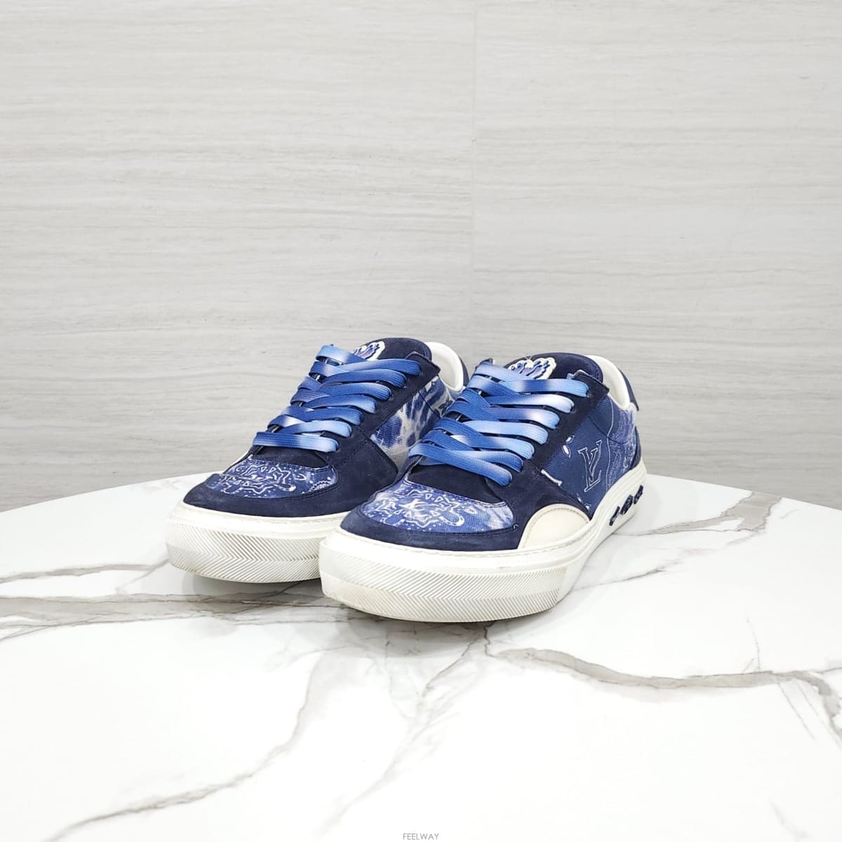 Louis Vuitton [������] 5.5 / ���̺��� LV �ݴٳ� �ø� ����Ŀ�� ����[������] 5.5 / ���̺��� LV �ݴٳ� �ø� ����Ŀ�� ����