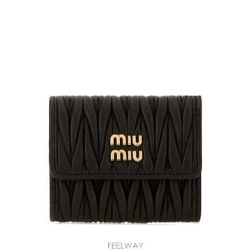 Miu Miu �δ��� MIU MIU �̿�̿� ���� �����δ��� MIU MIU �̿�̿� ���� ����