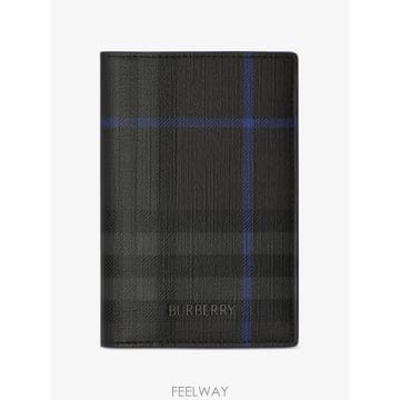 버버리 로고 디테일 여권 케이스