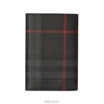 버버리 로고 디테일 여권 케이스