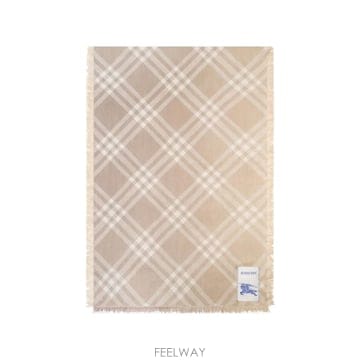 Burberry ���Ϲ�� ������ �׷��̵��Ʈ üũ �� ��ũ ��ī�����Ϲ�� ������ �׷��̵��Ʈ üũ �� ��ũ ��ī��
