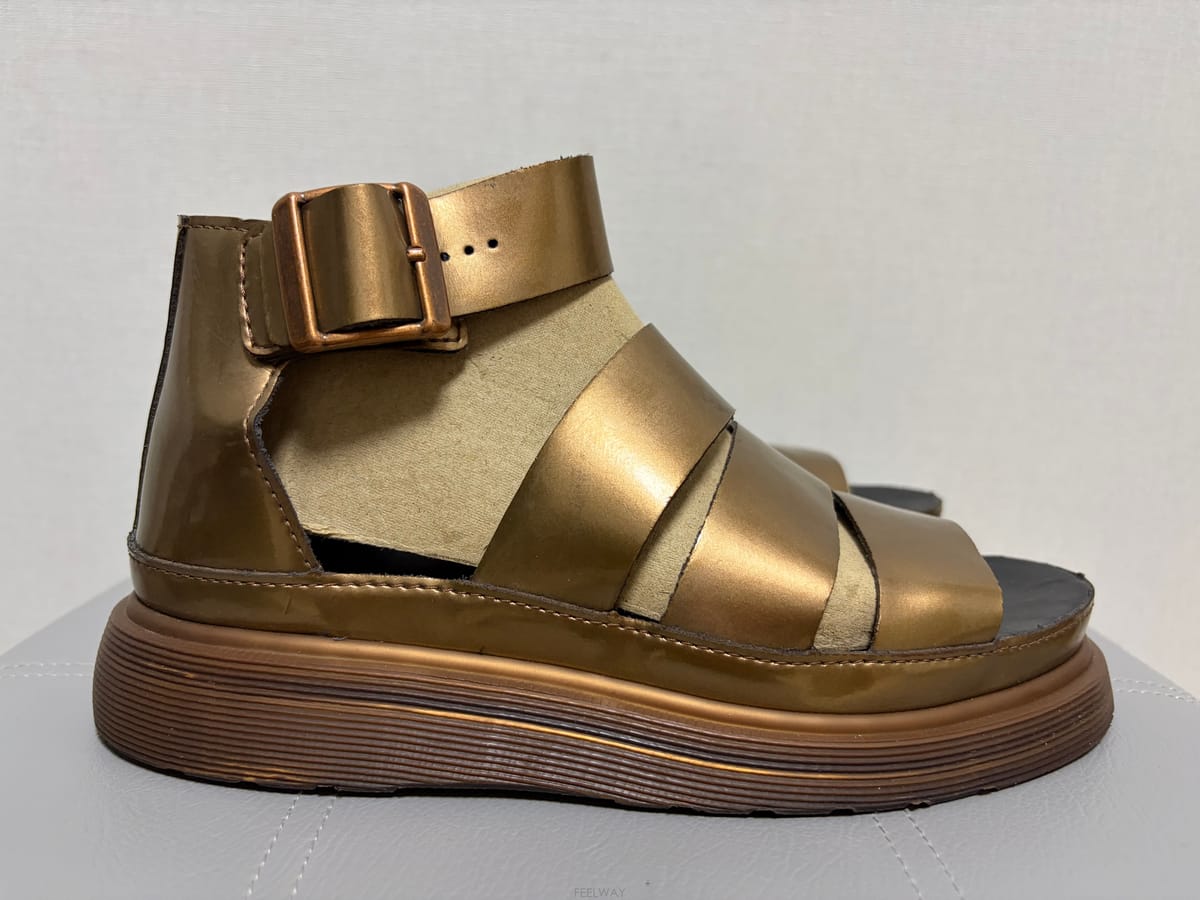 Dr. Martens ���͸�ƾ Ŭ�󸮻� ���� ���� 240���͸�ƾ Ŭ�󸮻� ���� ���� 240