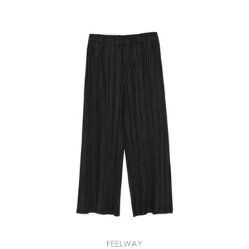 Issey Miyake 26FW �ø����ø��� ��Ʈ����Ʈ ���� PP68JF283 15 BLACK26FW �ø����ø��� ��Ʈ����Ʈ ���� PP68JF283 15 BLACK