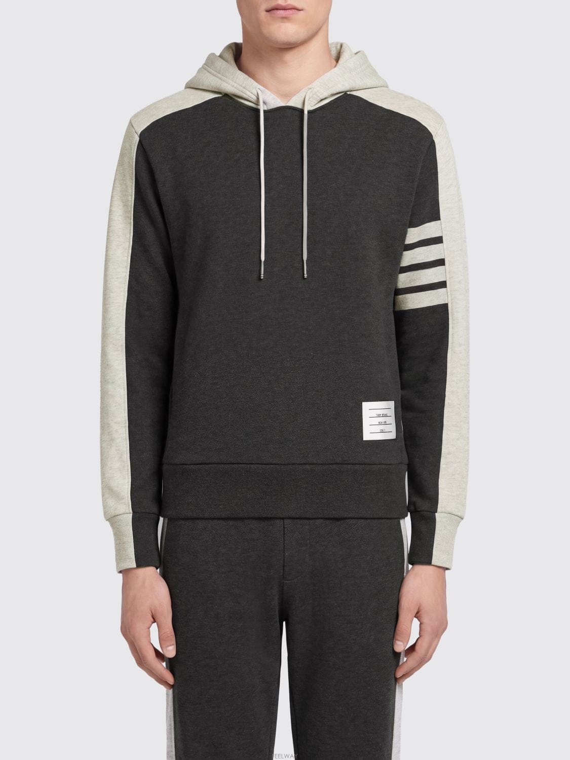 Thom Browne [A6] ����� MJT579A00535 ���� ������ MJT579A00535-949[A6] ����� MJT579A00535 ���� ������ MJT579A00535-94