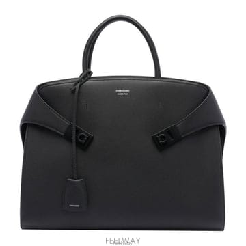 Ferragamo 26 FW ��󰡸� ��� �ΰ� ����Ʈ �긮�����̽� ���� 77907226 FW ��󰡸� ��� �ΰ� ����Ʈ �긮�����̽� ���� 7790