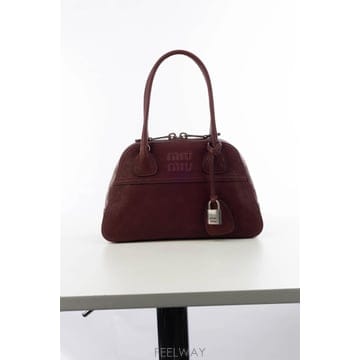 Miu Miu [W63]�̿�̿� 5BB200VOOO2BBL F0399 ���� ��Ʈ�� ž�ڵ�� ���۹� BORSE A SPALL[W63]�̿�̿� 5BB200VOOO2BBL F0399 ���� ��Ʈ�� ž�ڵ�