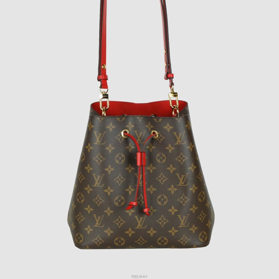 Louis Vuitton [�Ƹ�����]MM���̺��� ���׷� �׿��뿡 ��Ŷ�� ����� ũ�ν���[�Ƹ�����]MM���̺��� ���׷� �׿��뿡 ��Ŷ�� ����� 