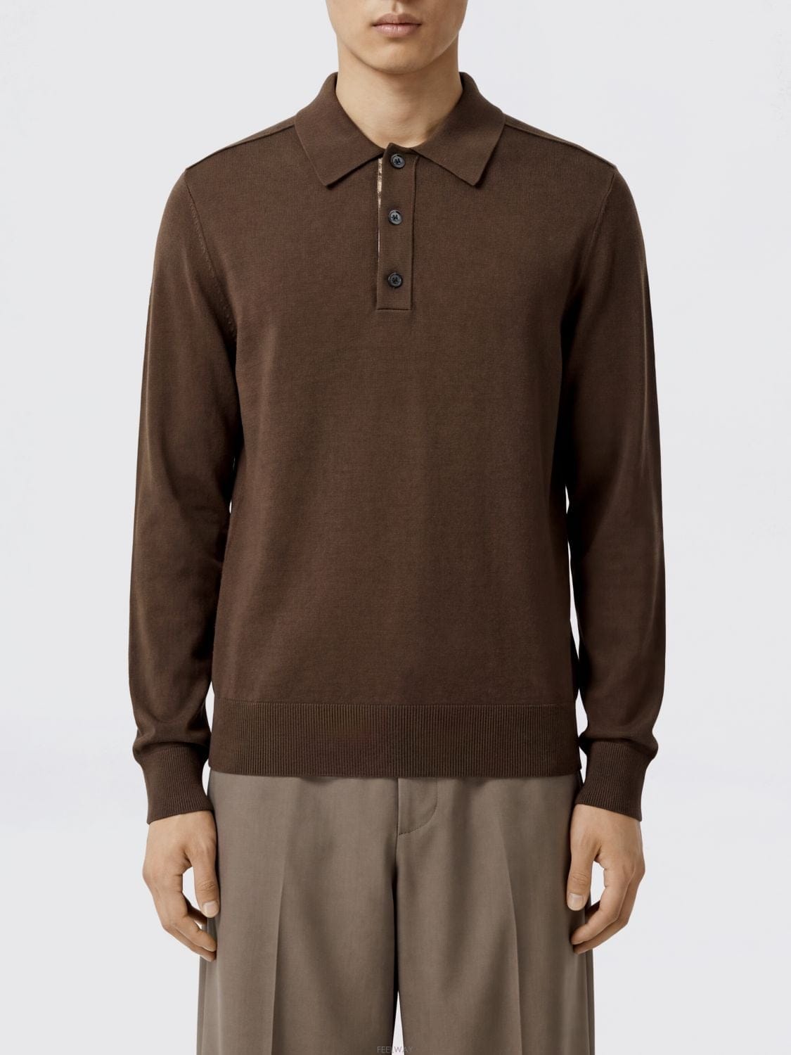 Burberry [A6] ������ 8132511 ���� ����� 8132511-032[A6] ������ 8132511 ���� ����� 8132511-032