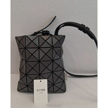 Issey Miyake ���±ػ�(��ȭ������)�ٿ��ٿ� ũ�ν�������±ػ�(��ȭ������)�ٿ��ٿ� ũ�ν����