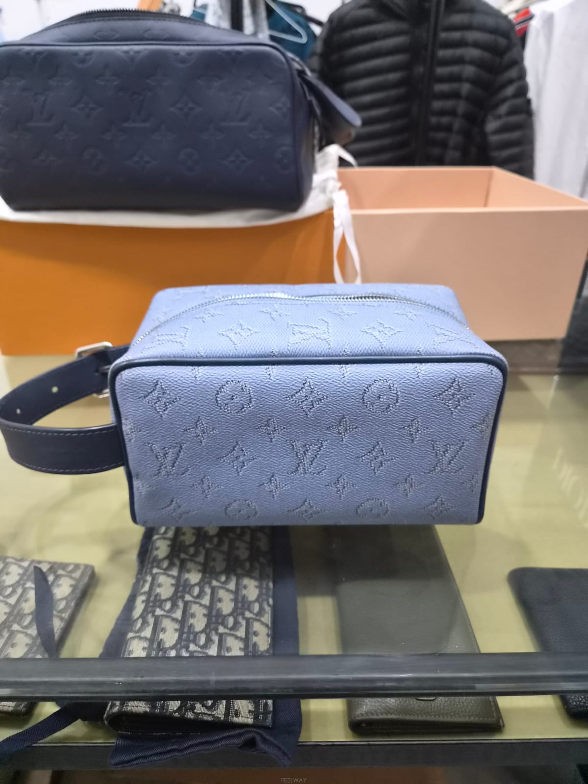 Louis Vuitton ���̺��� �츮������ ��ŰƮ �Ŀ�ġ���̺��� �츮������ ��ŰƮ �Ŀ�ġ
