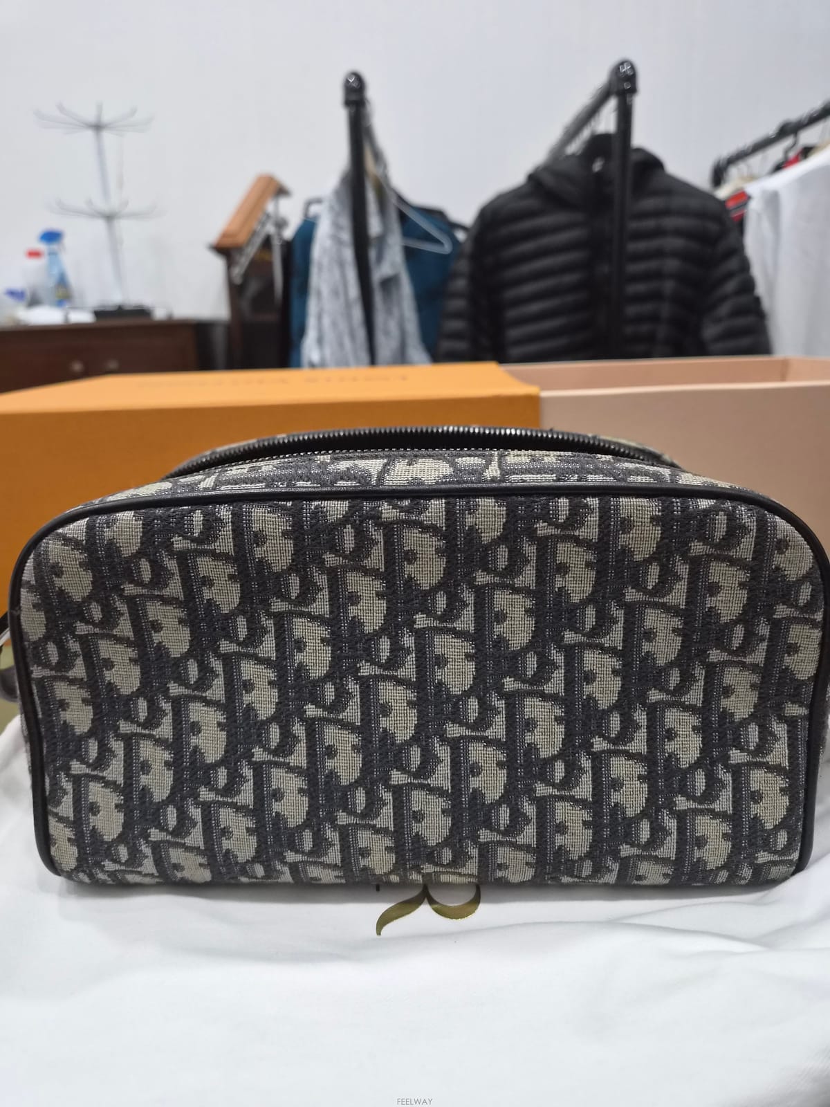 DIOR ��� ������ũ ��ŰƮ �Ŀ�ġ�� ��������� ������ũ ��ŰƮ �Ŀ�ġ�� ������