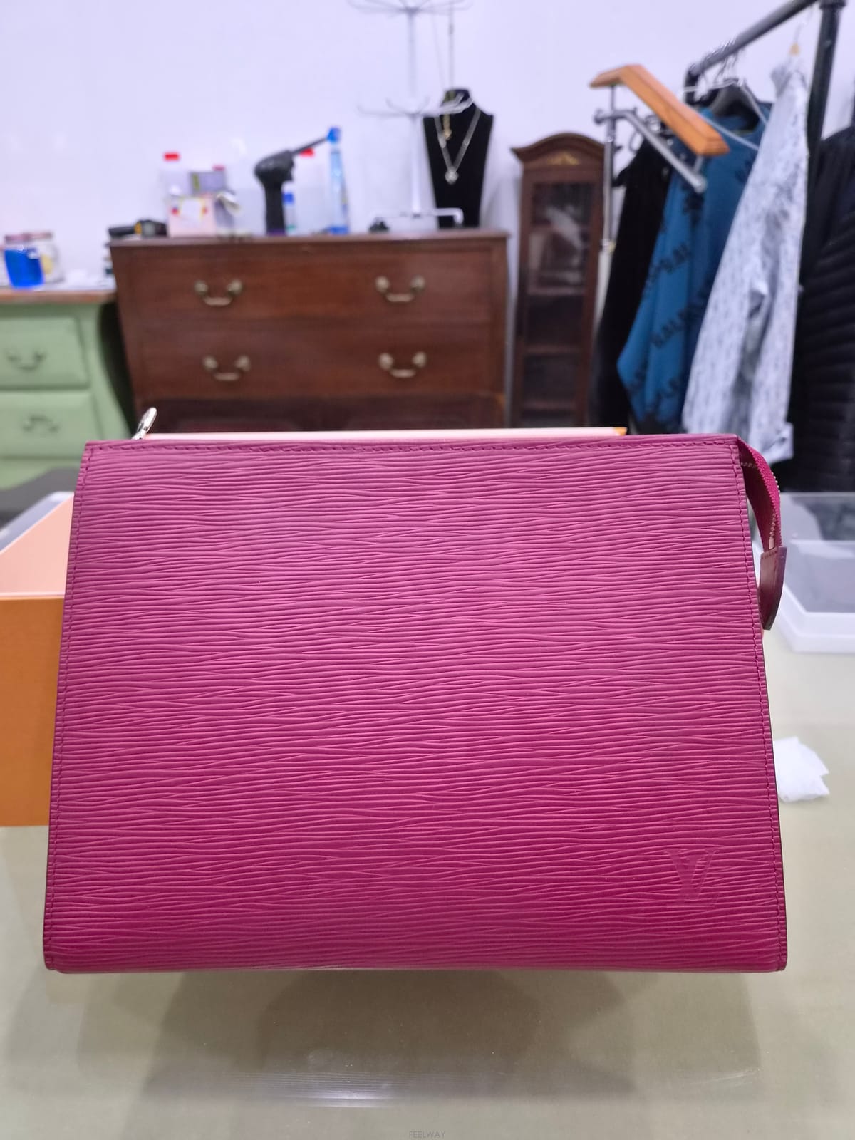 Louis Vuitton ���̺��� M41085 Ǫ�þ� ���� ���� �ڽ���ƽ ���Ϸ�Ʈ�� 26 �Ŀ�ġ Ŭ��ġ���̺��� M41085 Ǫ�þ� ���� ���� �ڽ���ƽ ���Ϸ�Ʈ�� 2